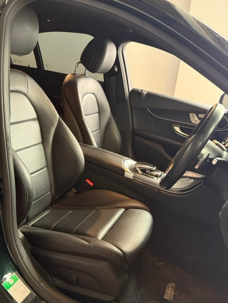 
								Mercedes Benz c200 full									