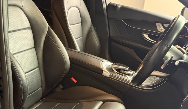 
								Mercedes Benz c200 full									