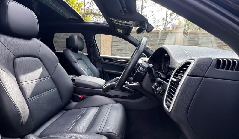 
								Porsche Cayenne full									