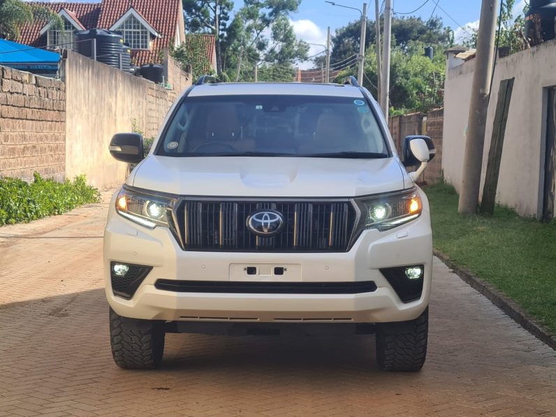 
								Toyota Land Cruiser Prado TX full									