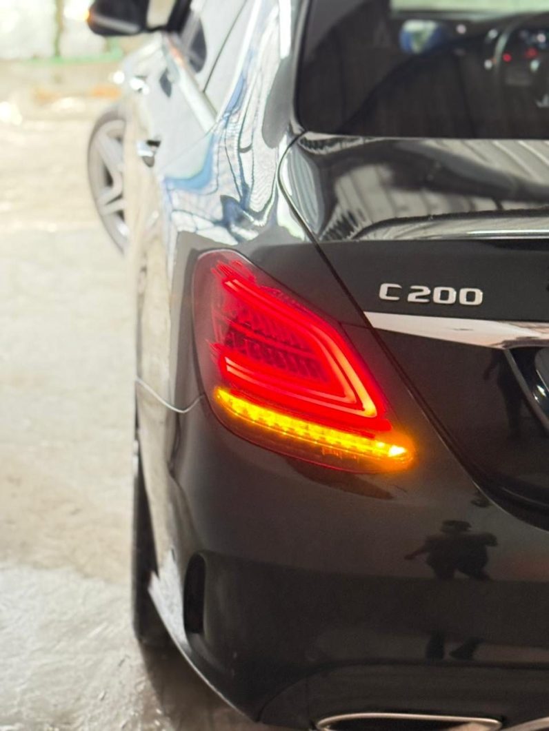 
								Mercedes Benz c200 full									