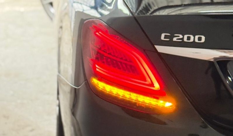 
								Mercedes Benz c200 full									