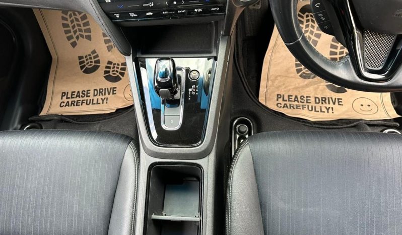 
								Honda Fit Shuttle full									