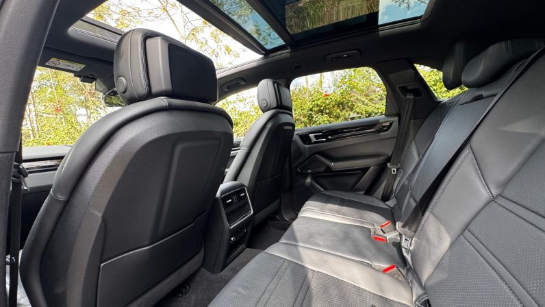 
								Porsche Cayenne full									