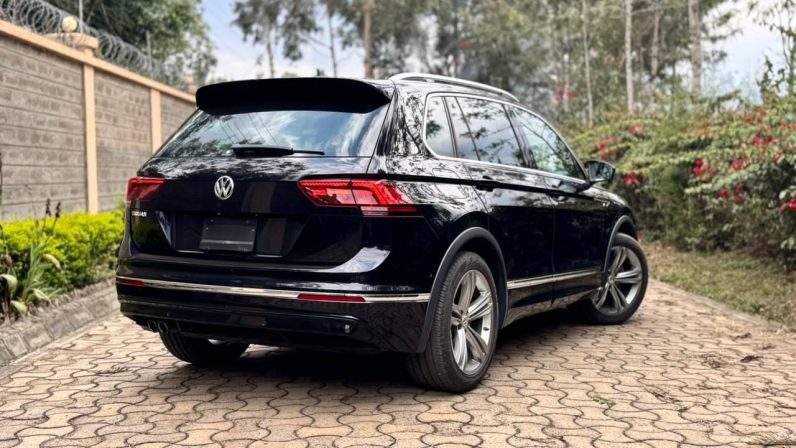 
								Volkswagen Tiguan full									