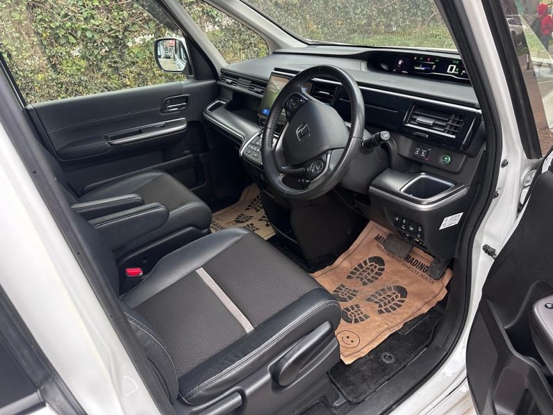 
								Honda Stepwgn Spada full									