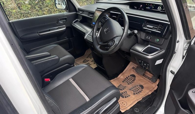 
								Honda Stepwgn Spada full									