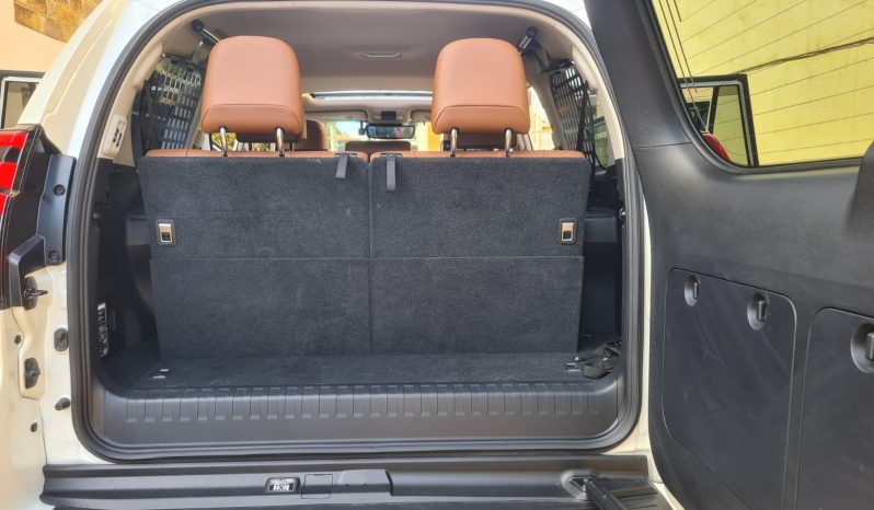 
								Toyota Land Cruiser Prado TX full									