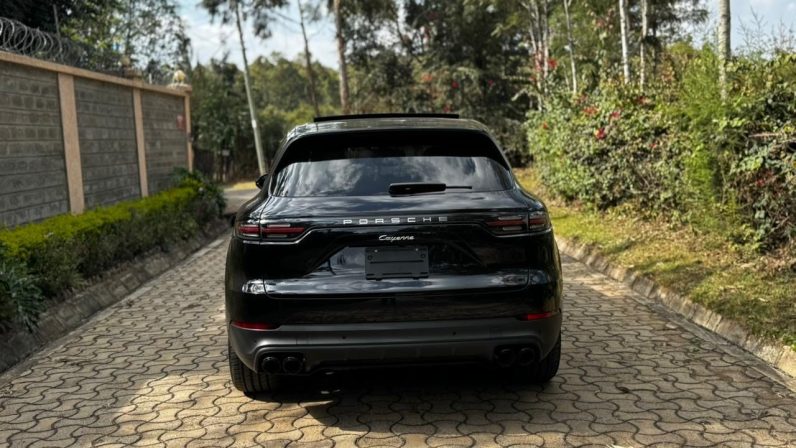 
								Porsche Cayenne full									