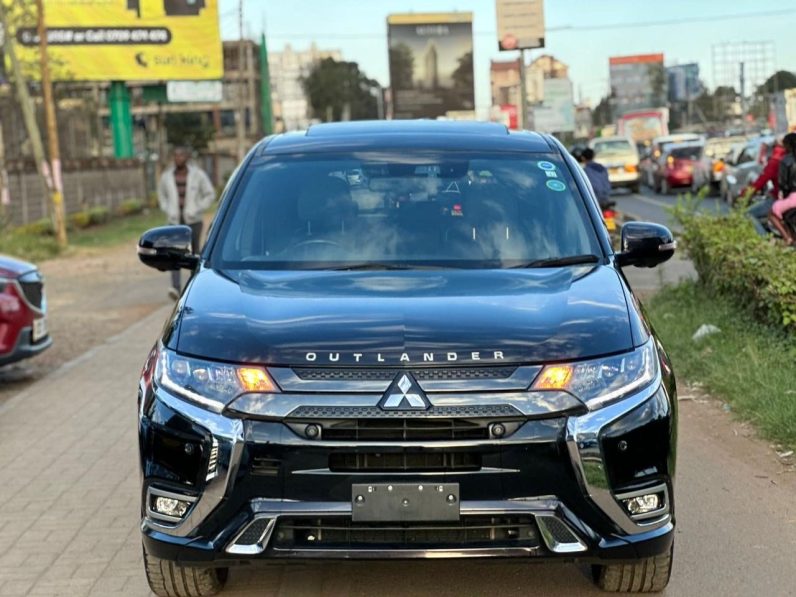 
								Mitsubishi Outlander PHEV full									