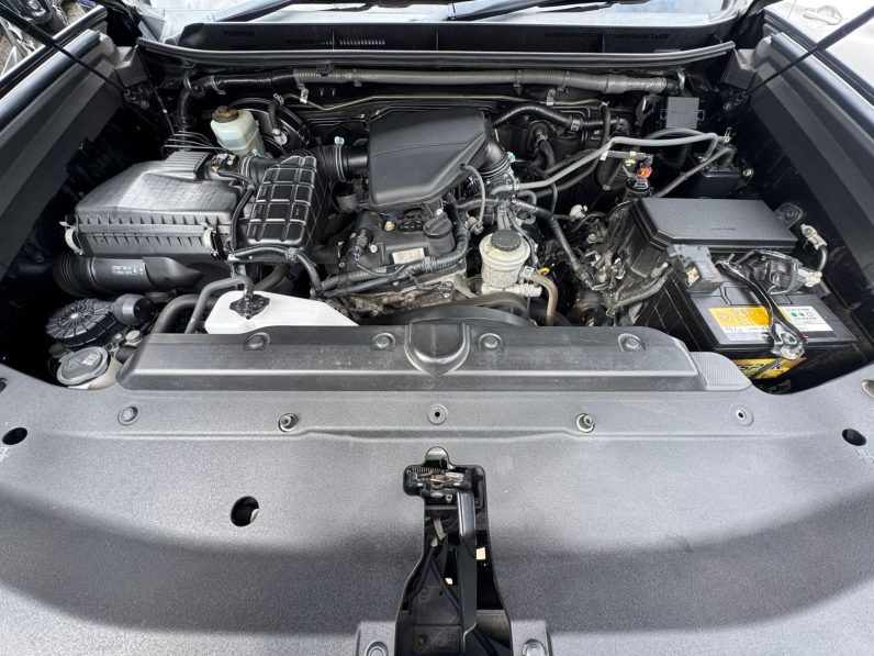 
								Toyota Land Cruiser Prado TX full									