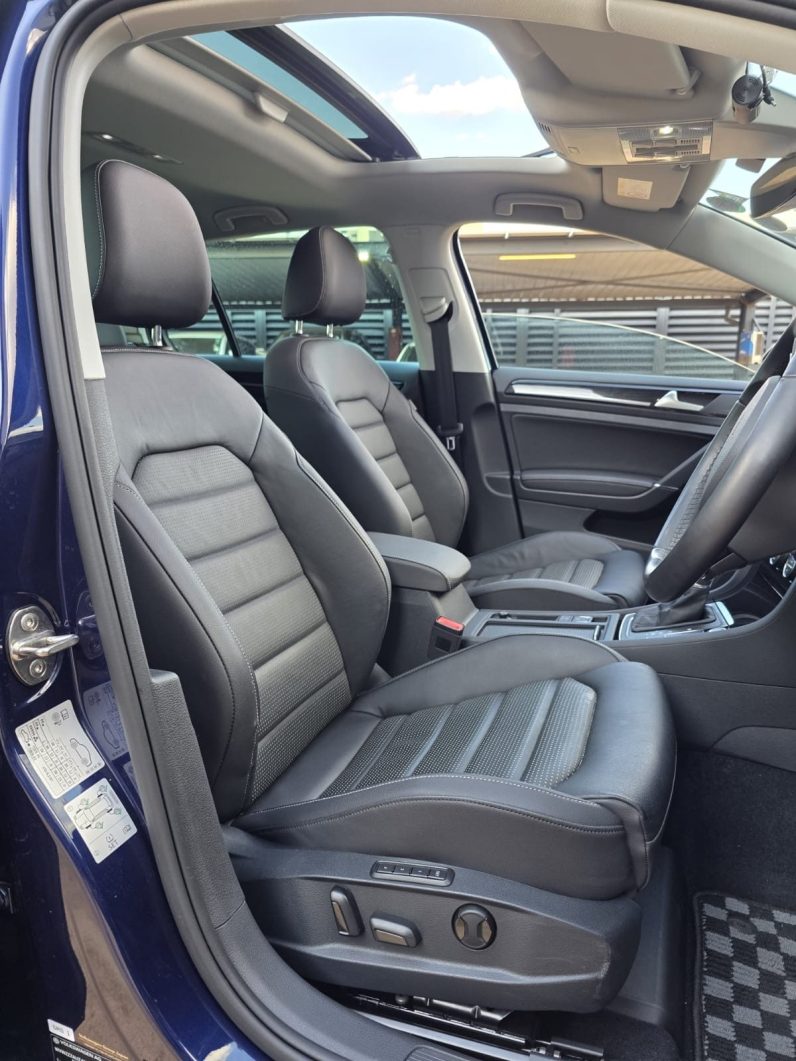 
								Volkswagen Golf Tsi full									