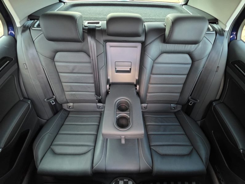 
								Volkswagen Golf Tsi full									