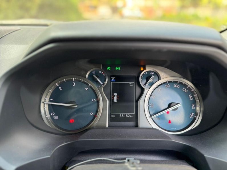 
								Toyota Land Cruiser Prado TX full									