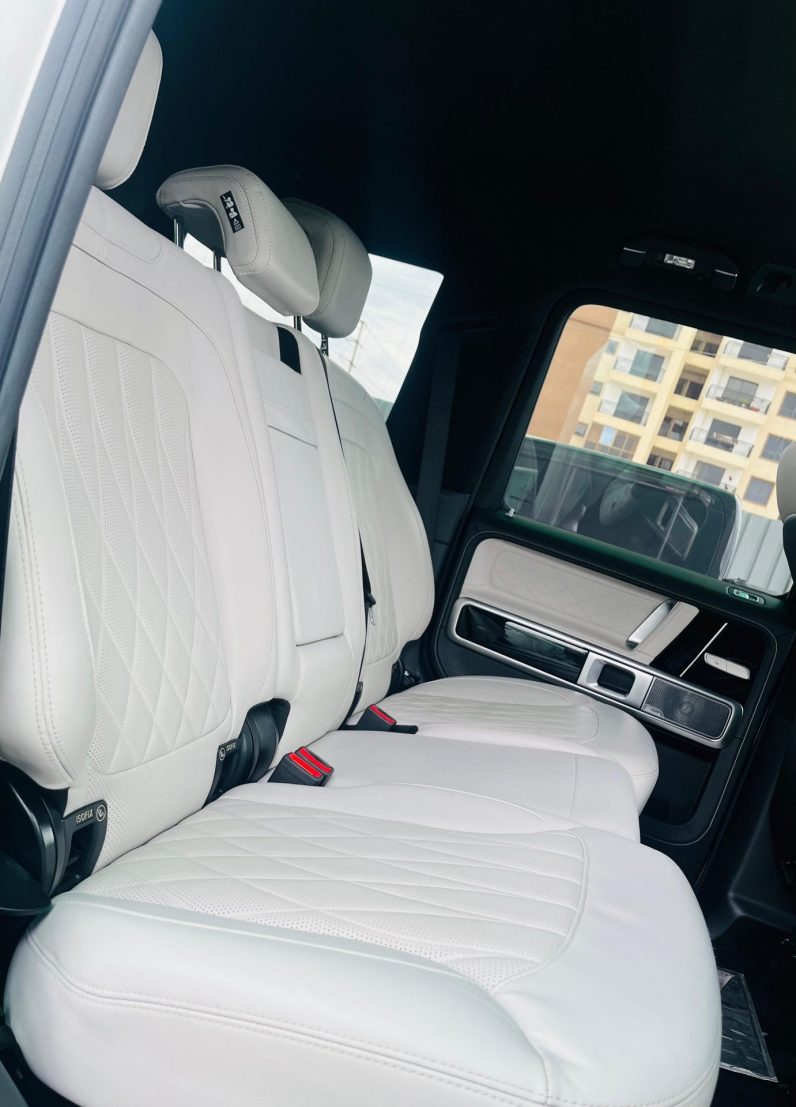 
								Mercedes-Benz G Wagon full									