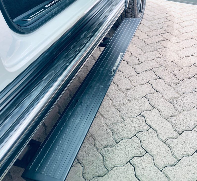 
								Mercedes-Benz G Wagon full									