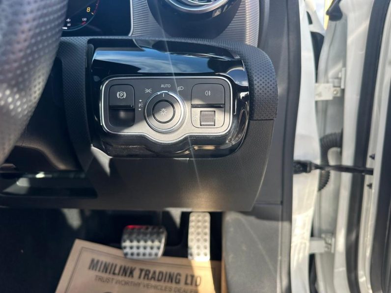 
								Mercedes Benz A180 full									