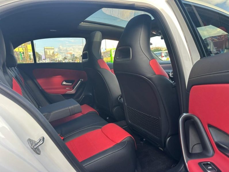 
								Mercedes Benz A180 full									