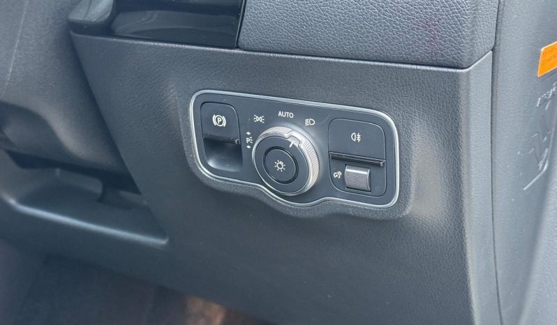 
								Mercedes Benz B180 full									