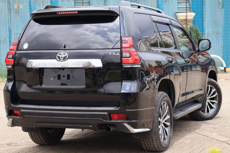 
								Toyota Land Cruiser Prado TXL full									