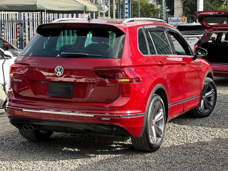 
								Volkswagen Tiguan full									