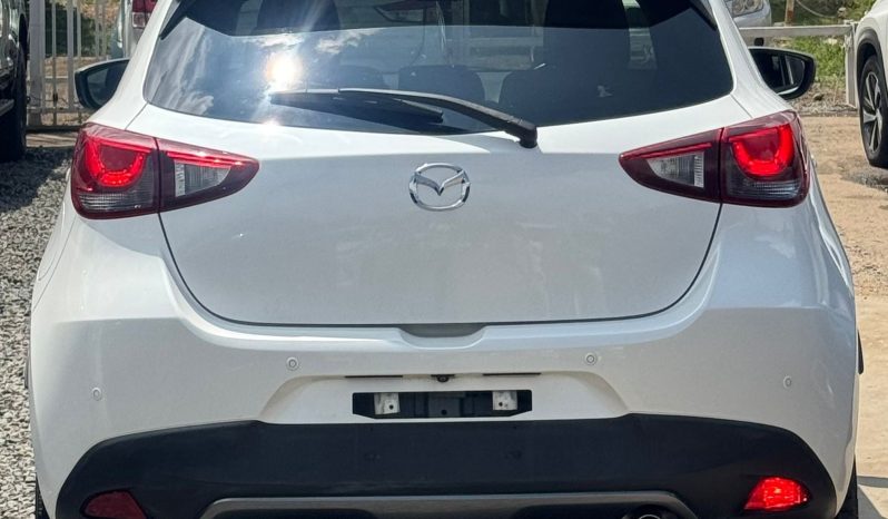 
								Mazda Demio full									