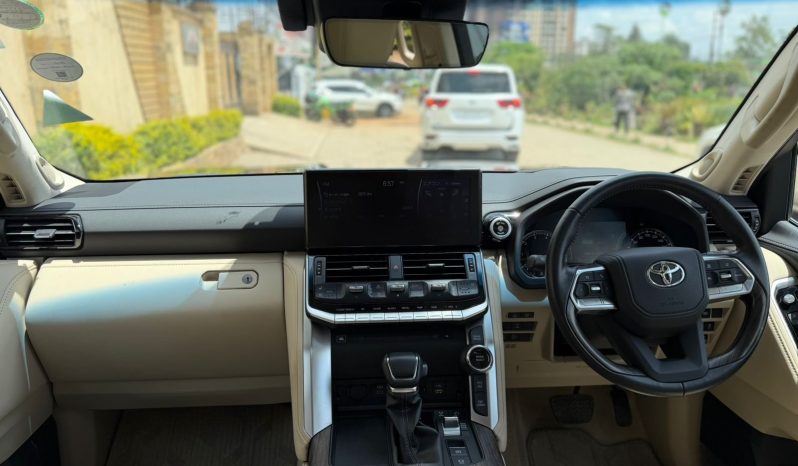 
								Toyota Land Cruiser 300 series ZX full									