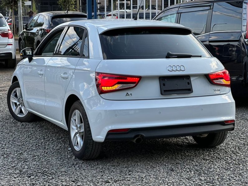 
								Audi A1 full									