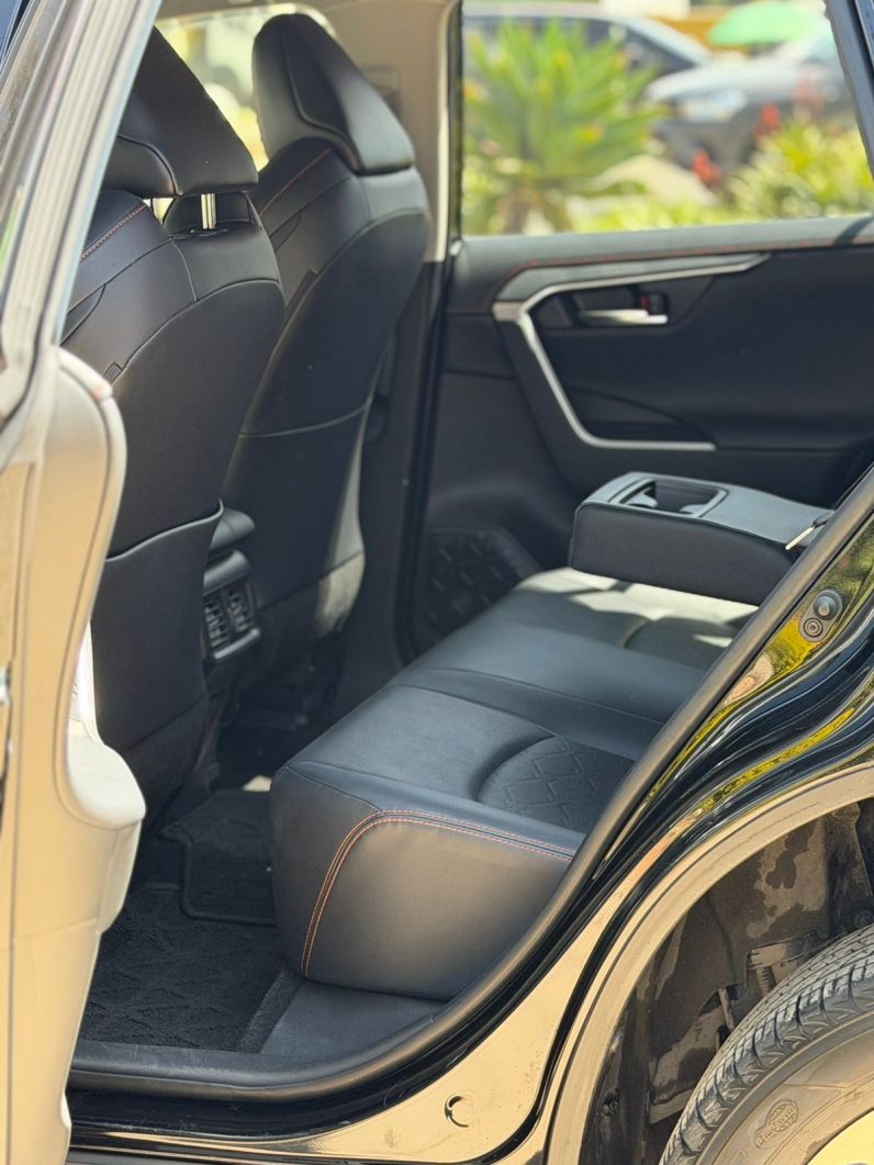 
								Toyota RAV4 GR Adventure full									