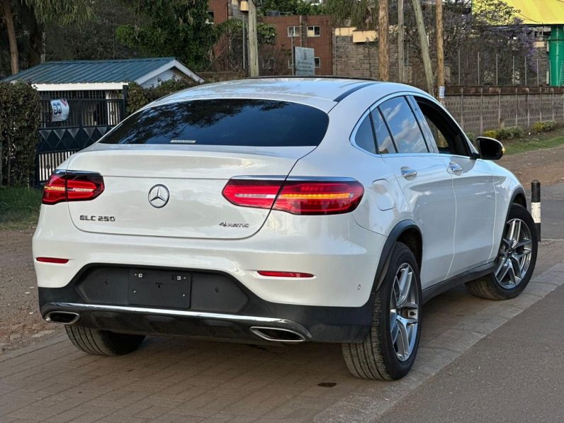 
								Mercedes Benz GLC 250 full									