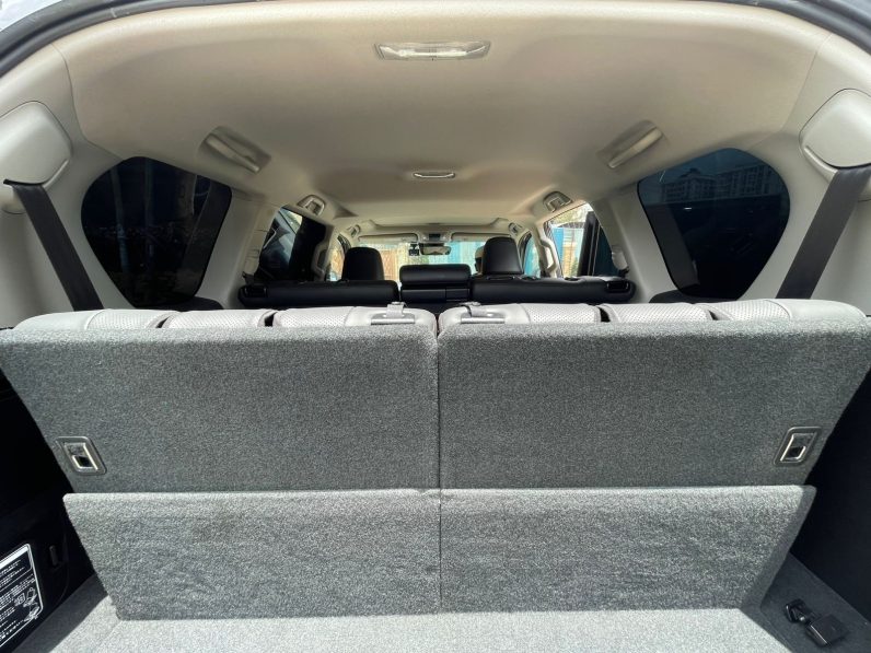 
								Toyota Land Cruiser Prado TXL full									