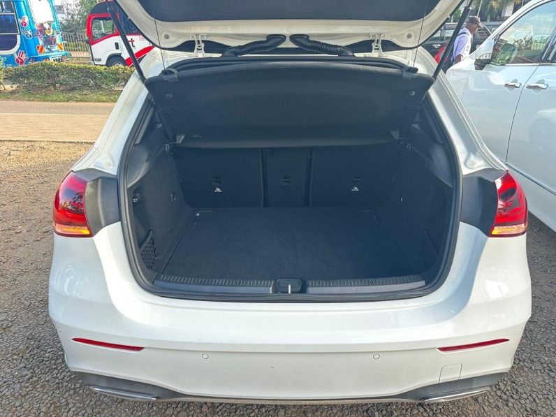 
								Mercedes Benz A180 full									