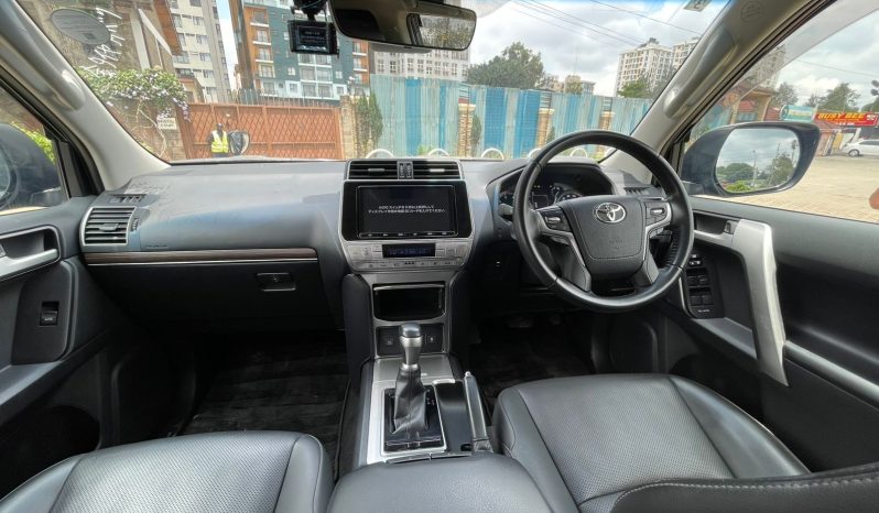 
								Toyota Land Cruiser Prado TXL full									