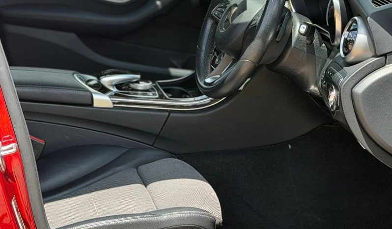 
								Mercedes Benz C200 full									