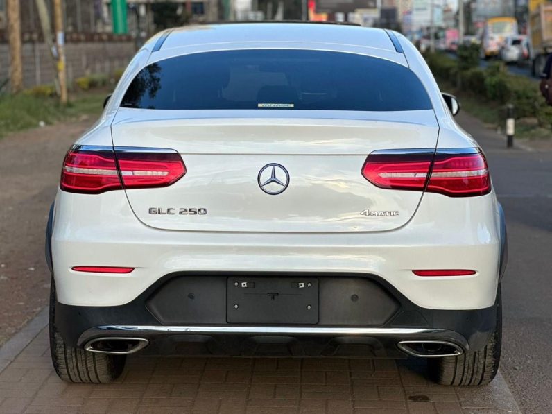
								Mercedes Benz GLC 250 full									