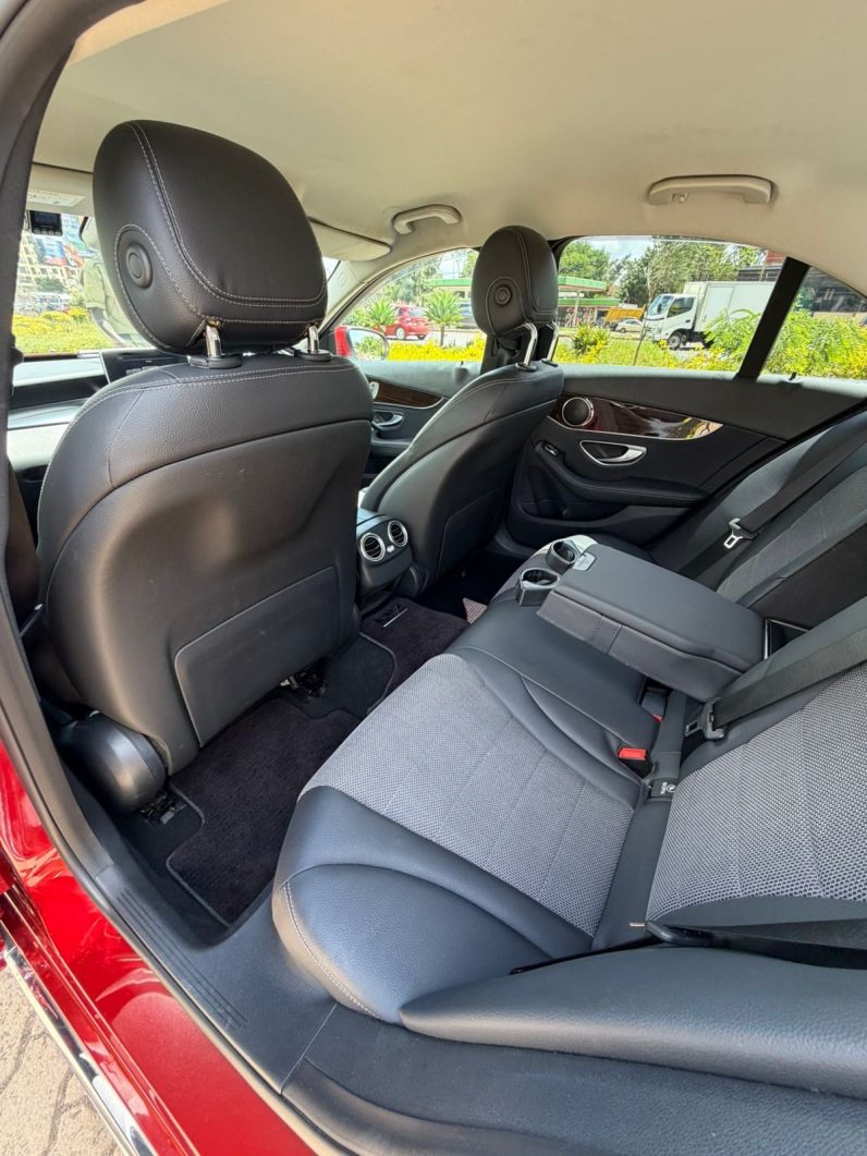 
								Mercedes Benz C200 full									