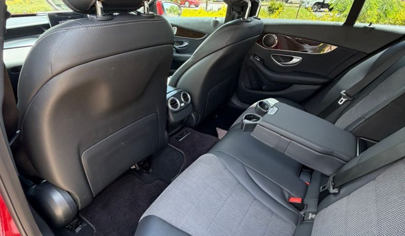 
								Mercedes Benz C200 full									