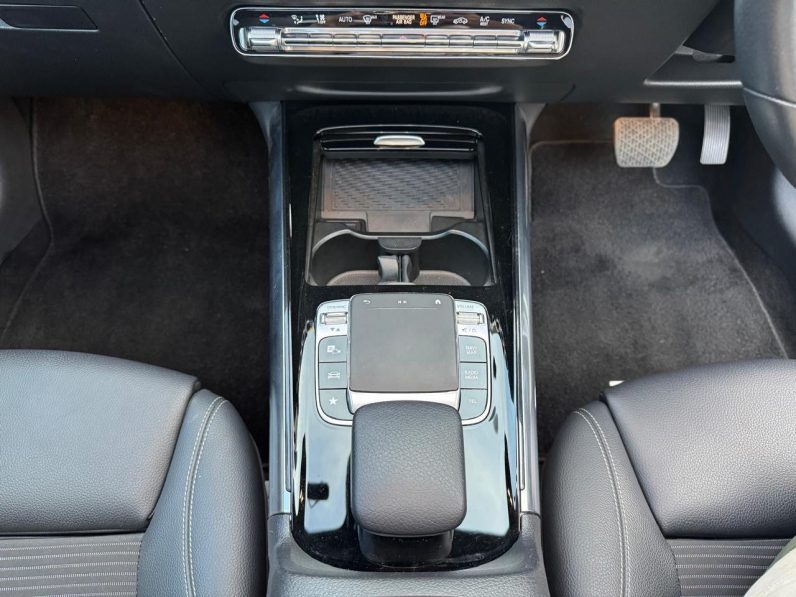 
								Mercedes Benz B180 full									