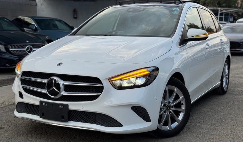 
								Mercedes Benz B180 full									