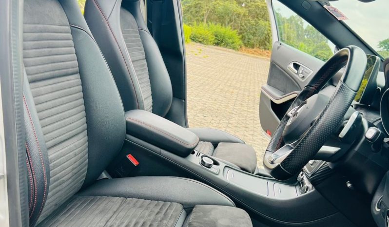 
								Mercedes Benz A180 full									