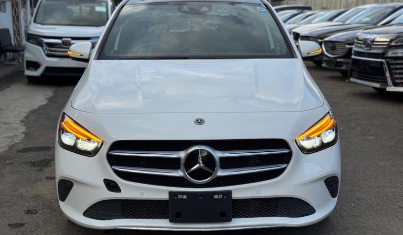 
								Mercedes Benz B180 full									