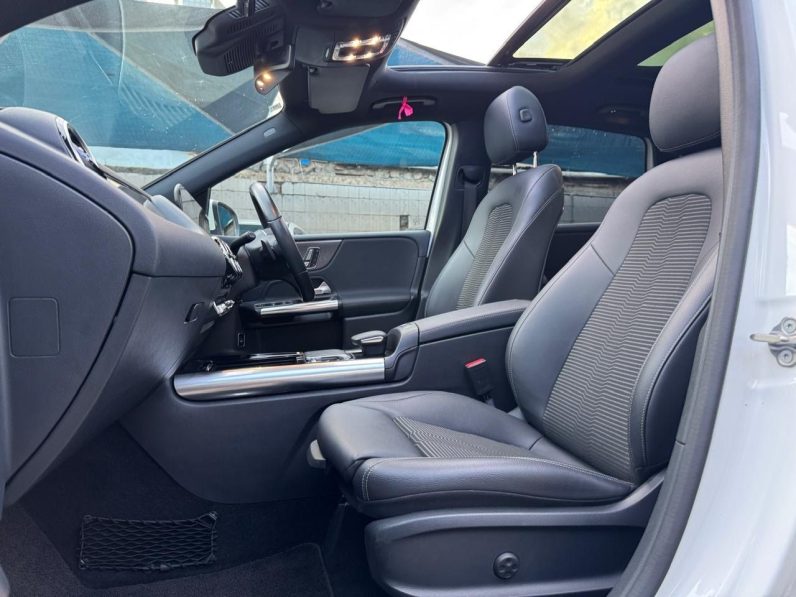 
								Mercedes Benz B180 full									