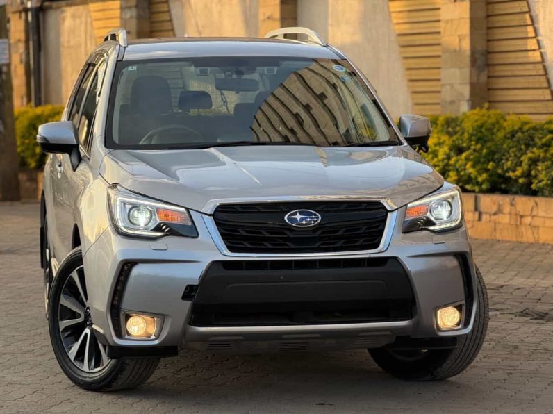 
								Subaru Forester XT full									