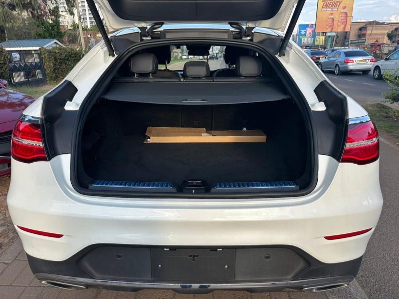 
								Mercedes Benz GLC 250 full									