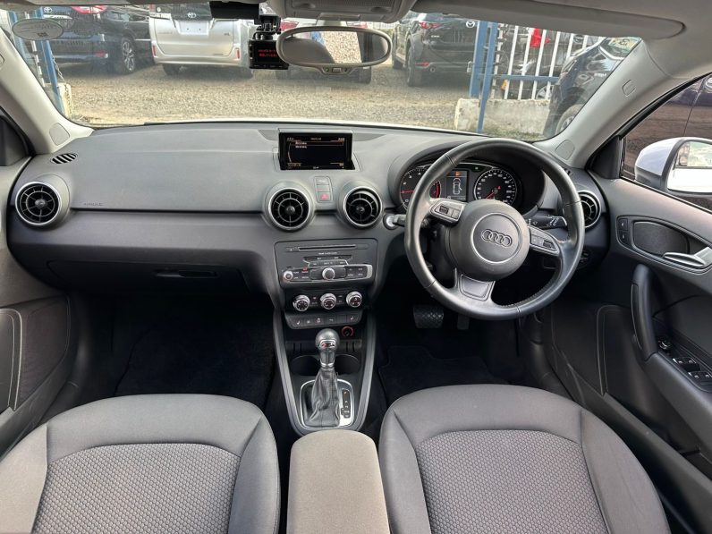 
								Audi A1 full									