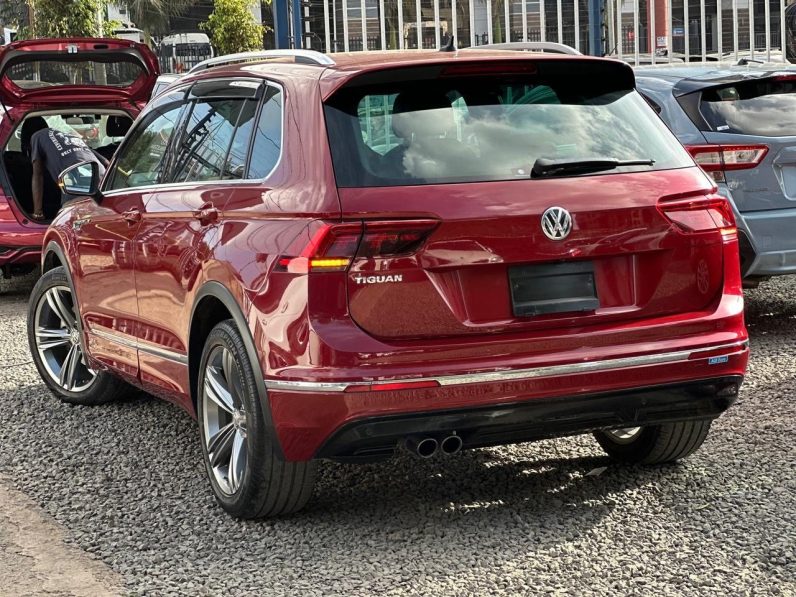 
								Volkswagen Tiguan full									