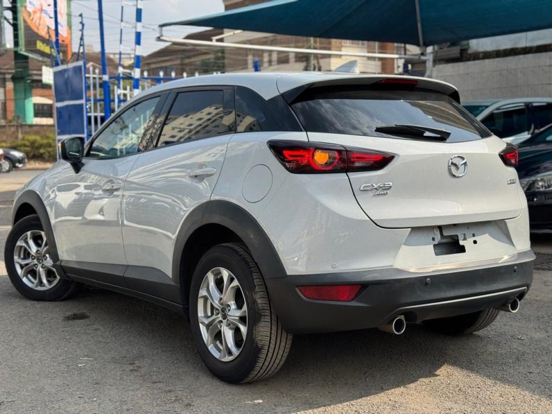 
								Mazda CX-3 full									