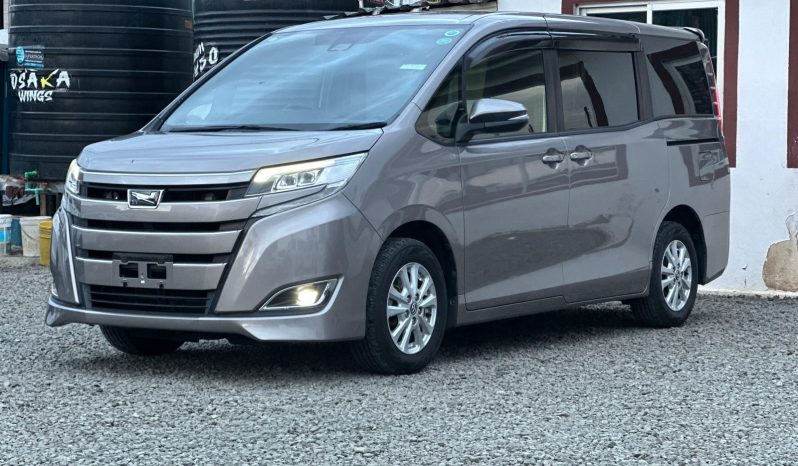 
								Toyota Noah full									