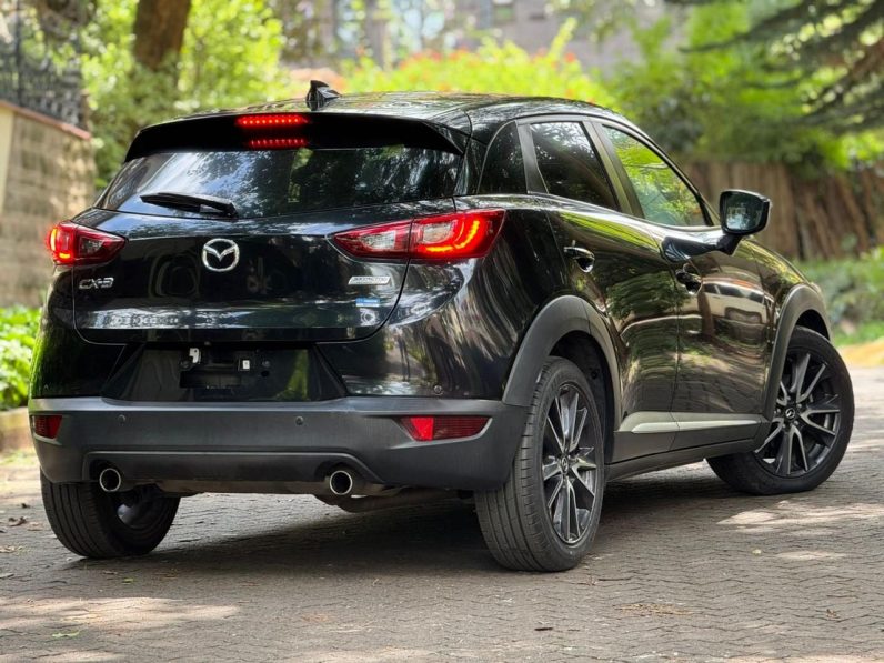 
								Mazda CX-3 full									