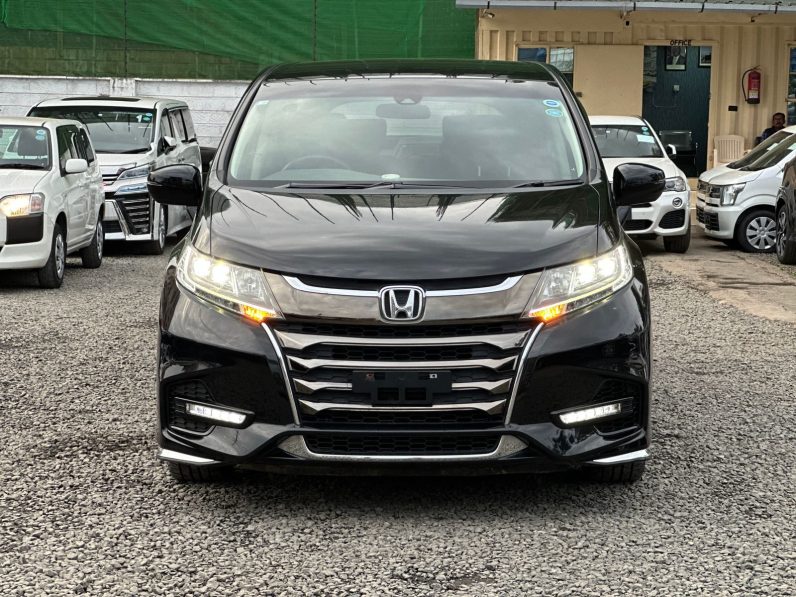 
								Honda Odyssey Absolute full									